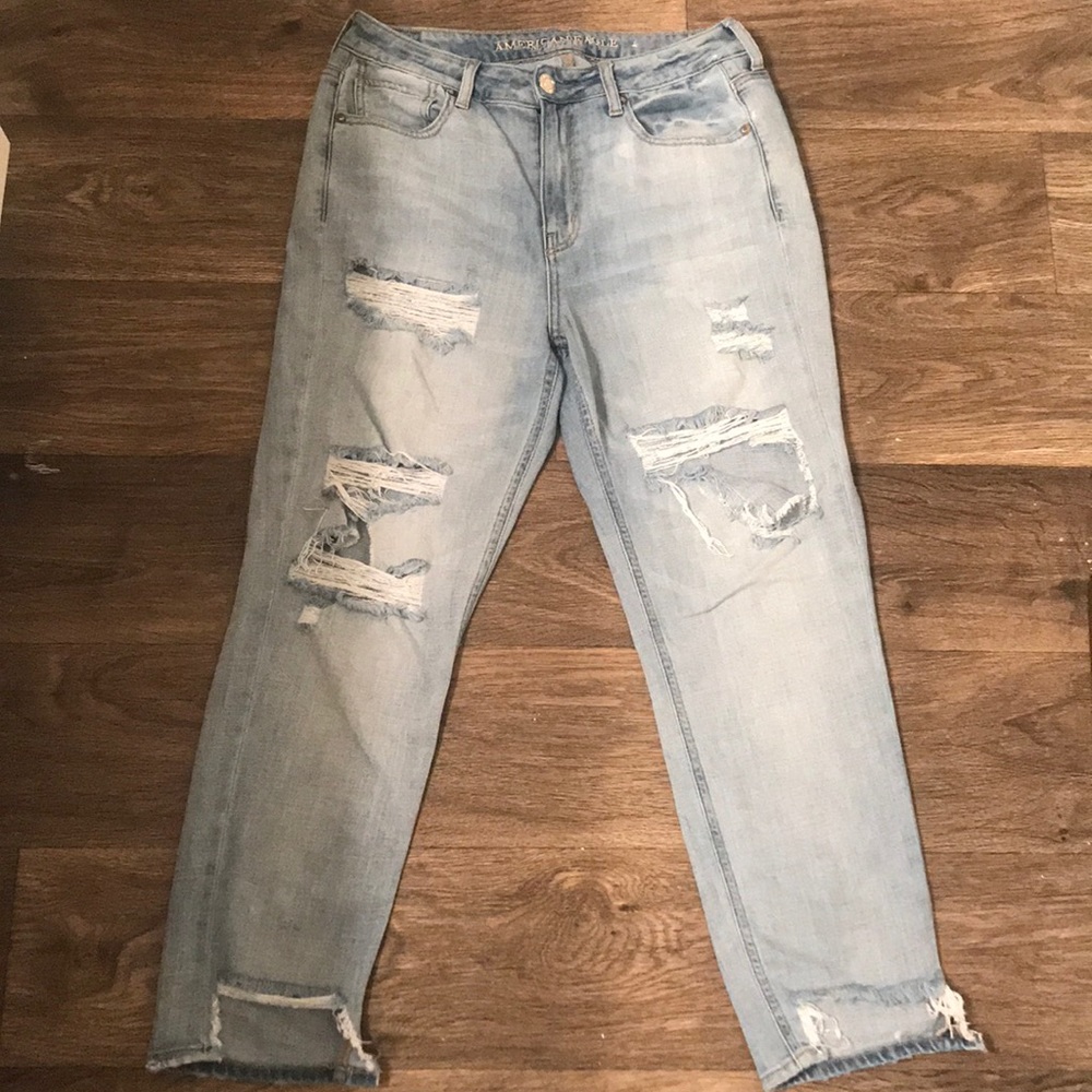 American eagle distressed jeans